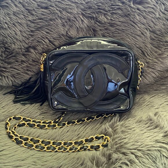 CHANEL Handbags - CHANEL Chain Shoulder Bag